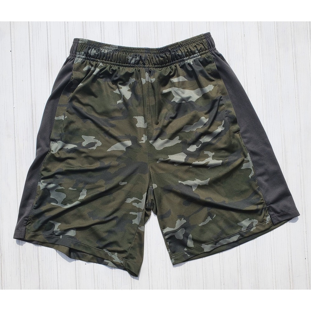 Under Armour Shorts Mens Green Camo Sports Shorts Size Mefium Loose Fit Gym Wear